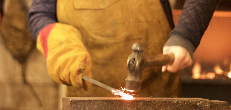 iron-1405850_1920-800-380.jpg